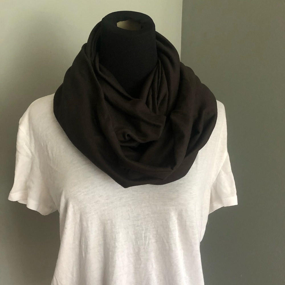 Beyond Yoga Black/Brown infinity scarf.